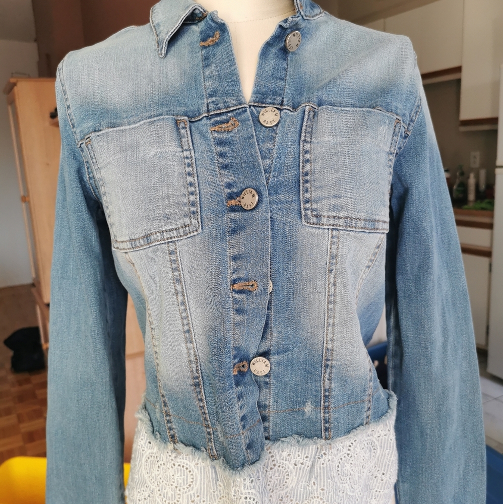 Jeans jacket (Read carefully)